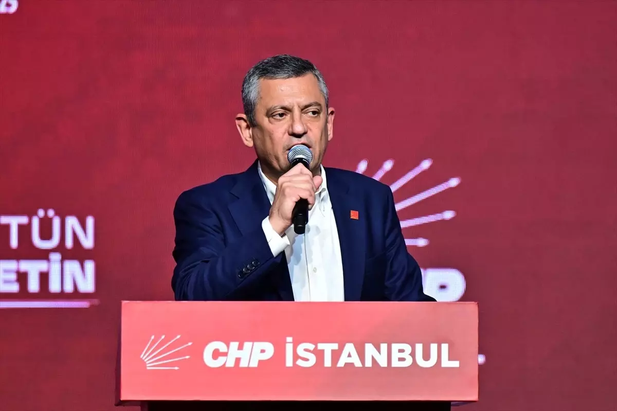 Ozgur Ozel Mucadele ve Cesaret Vaat Ediyorum