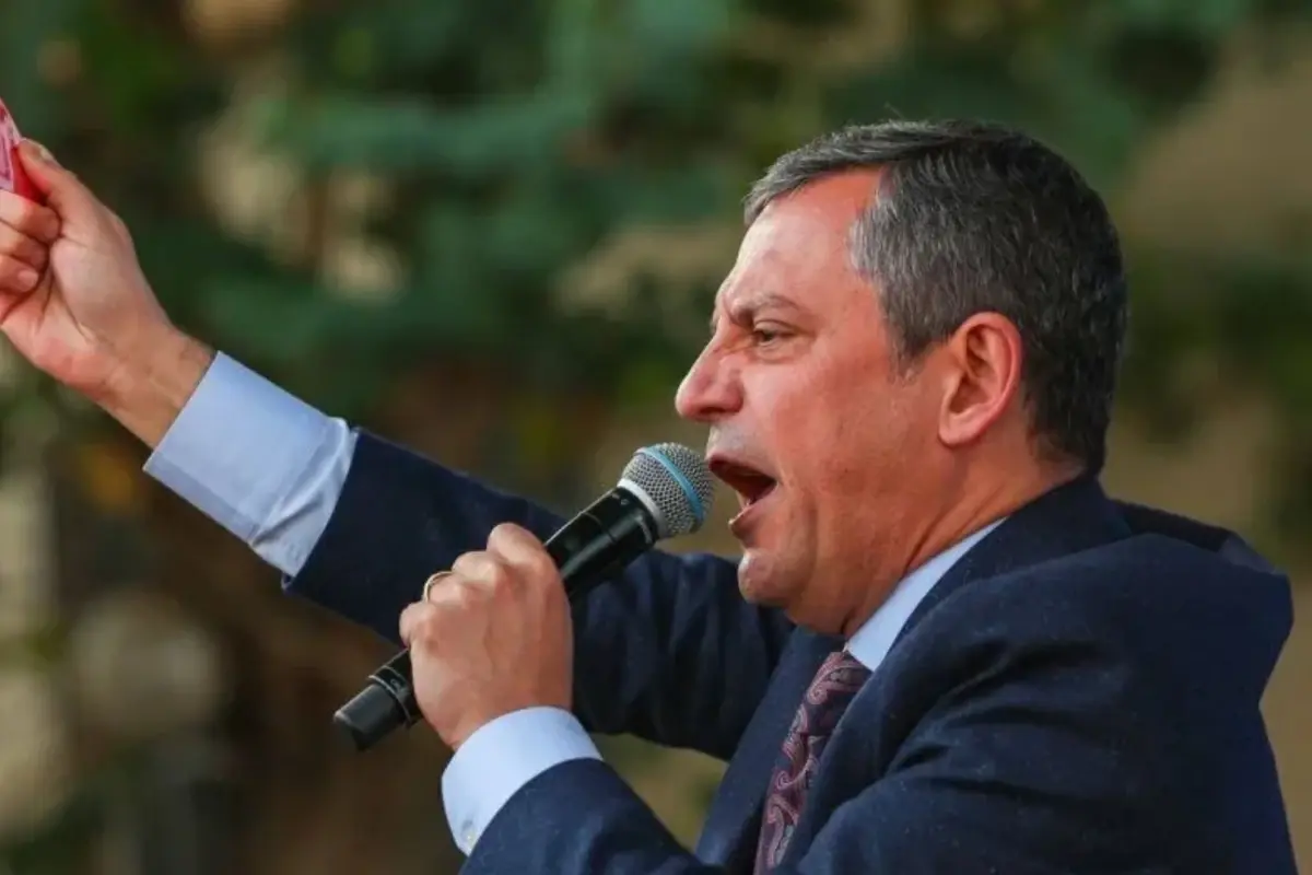 Özgür Özel'den sürpriz karar! Gelen haber sonrası apar topar Türkiye'ye dönüyor 3 Ozgur Ozelden surpriz karar Gelen haber sonrasi apar topar Turkiyeye