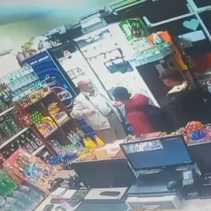 Pendikte Cocuklar Marketten 20 Bin Liralik Telefon Caldi