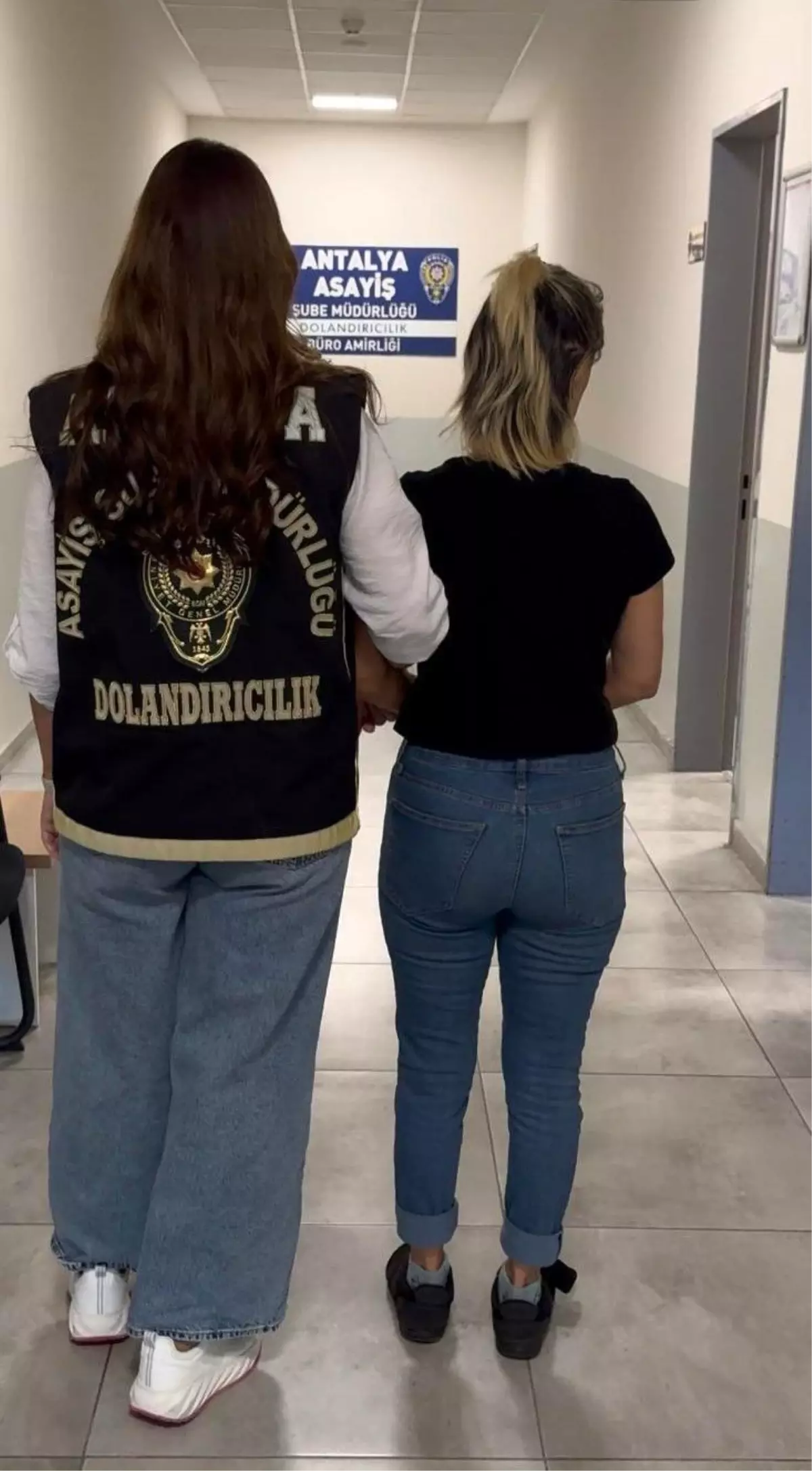 Sahte Altinla Dolandiricilik Girisimi Kadin Tutuklandi