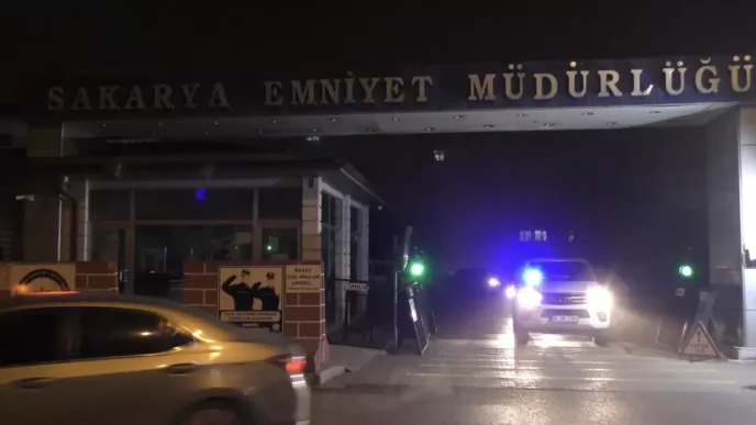 Sakarya merkezli dolandiricilik operasyonu 17 supheli gozaltinda