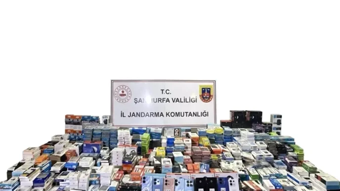 Sanliurfada Gumruk Kacagi Cep Telefonu ve Aksesuarlari Ele Gecirildi