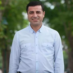 Selahattin Demirtasin avukatlari tahliye icin istinafa basvurdu