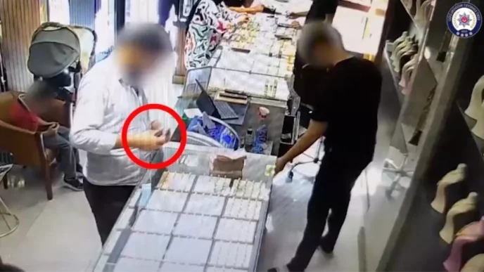 Siirtte Kuyumcuya Sahte Altin Satan 3 Supheli Yakalandi