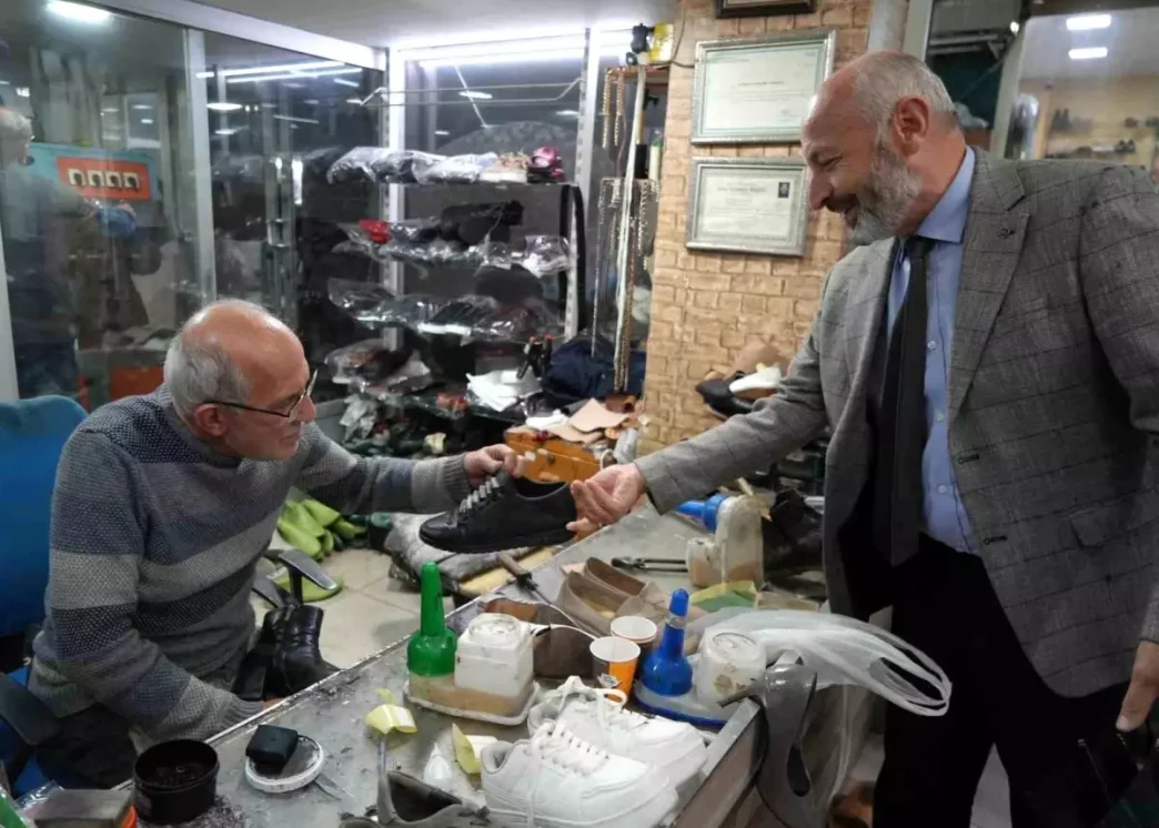 Sonbaharla Birlikte Ayakkabi Tamircilerine Talep Artti