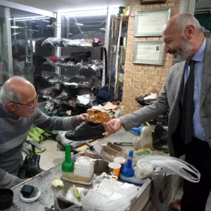Sonbaharla Birlikte Ayakkabi Tamircilerine Talep Artti