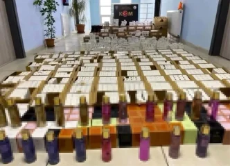 Tavsanlida 3 Bin 755 Sise Gumruk Kacagi Parfum Ele Gecirildi