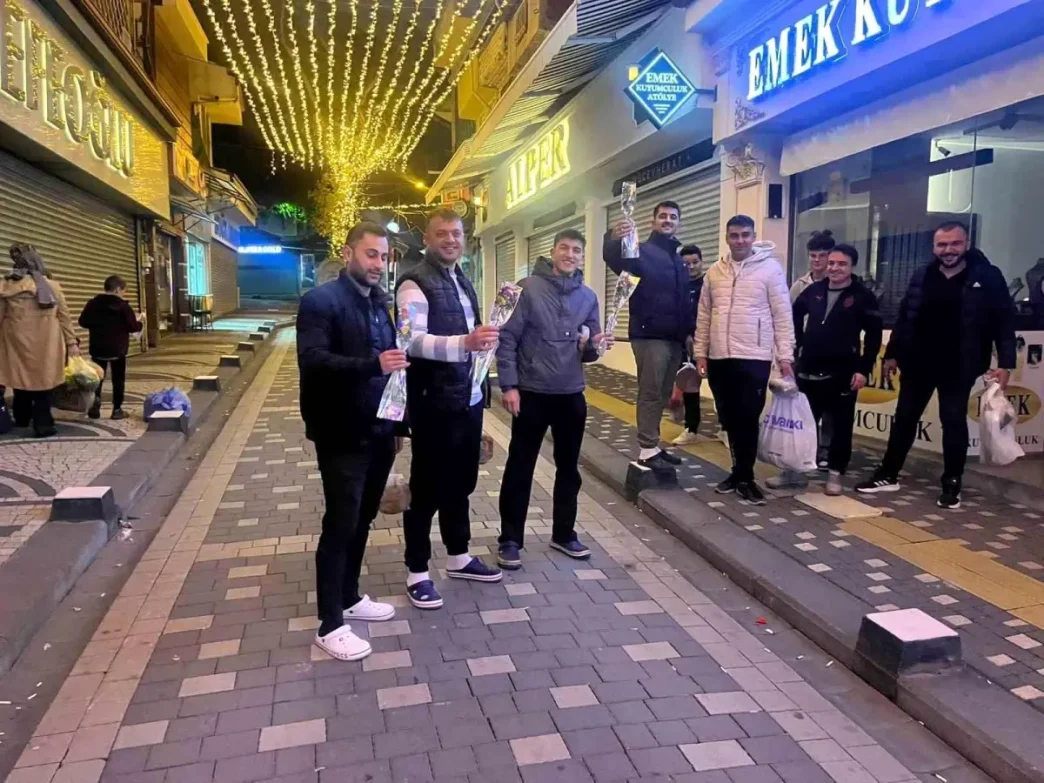 Tavsanlida Her Gun Sevgili Gunu Kutlaniyor