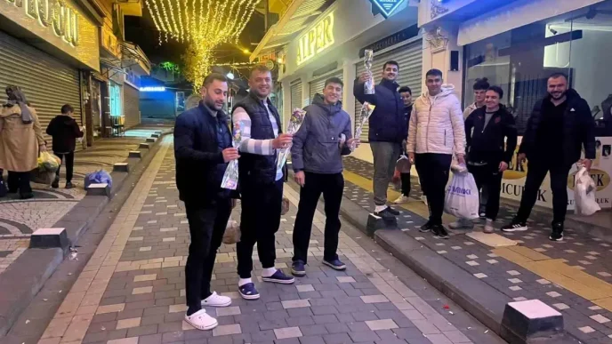 Tavsanlida Her Gun Sevgili Gunu Kutlaniyor