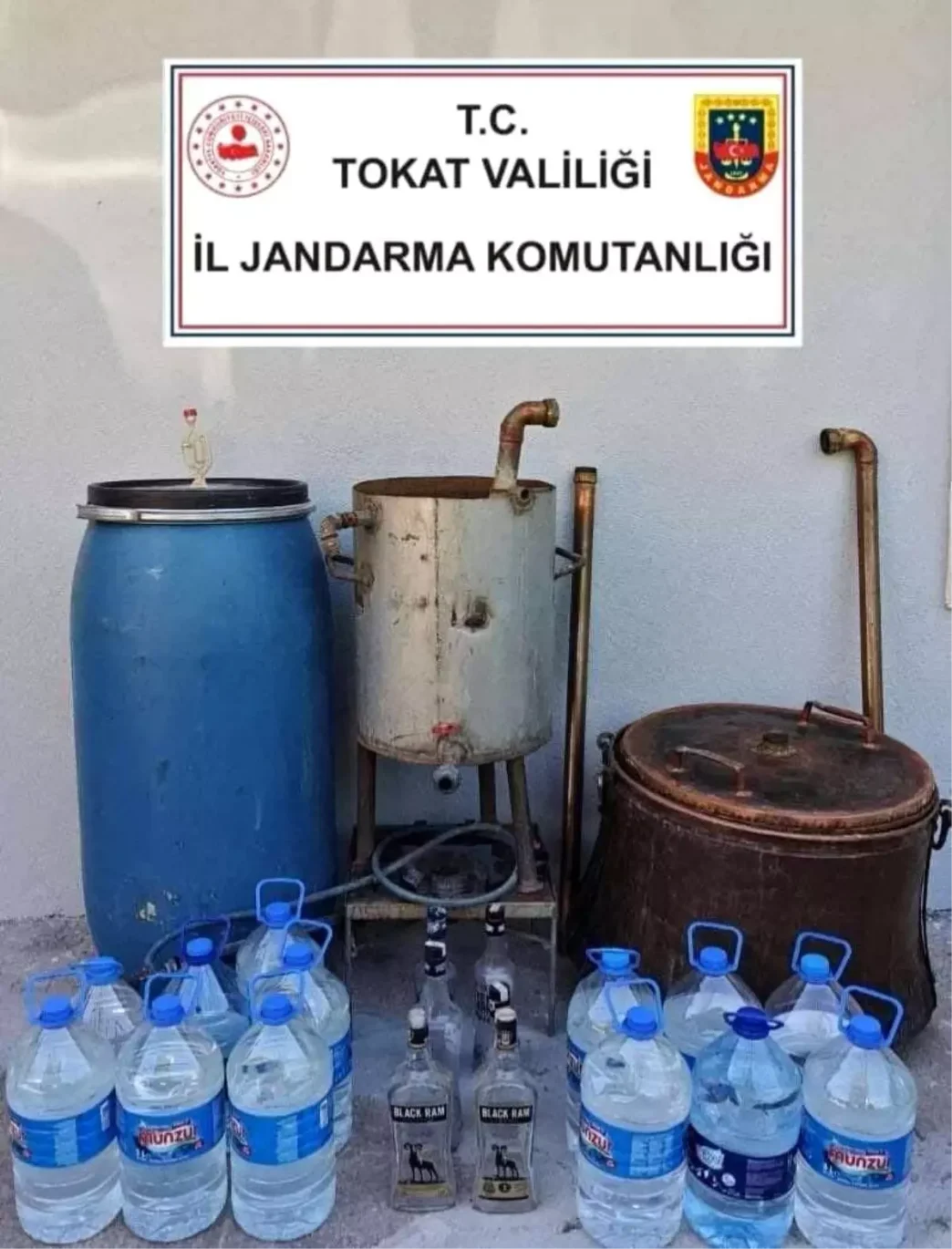 Tokatta Kacak Icki Operasyonu 292 Litre Ele Gecirildi