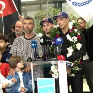 Toprak Razgatlioglu 2025 Dunya Superbike Sampiyonu Olarak Yurda Dondu