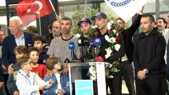 Toprak Razgatlioglu 2025 Dunya Superbike Sampiyonu Olarak Yurda Dondu