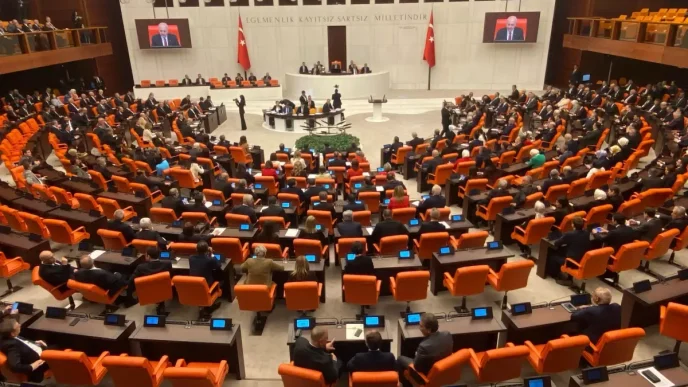 Trafik Cezalarinda Artis ve Yeni Duzenlemeler TBMMde Gorusuluyor