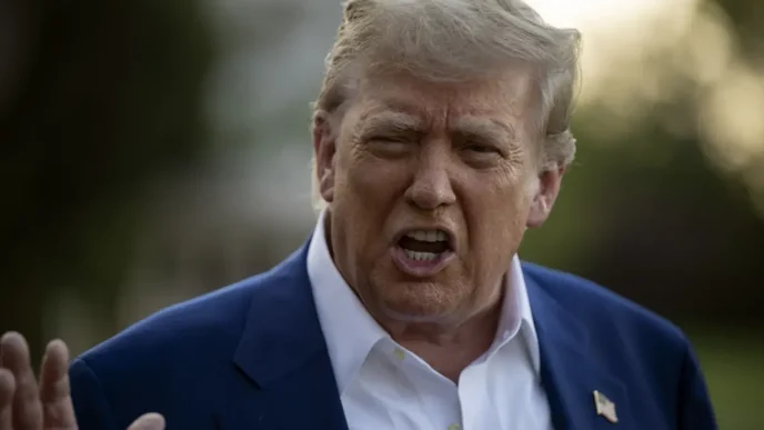 Trump Cin bizimle anlasmazsa yuzde 150 ek gumruk vergisi odemek