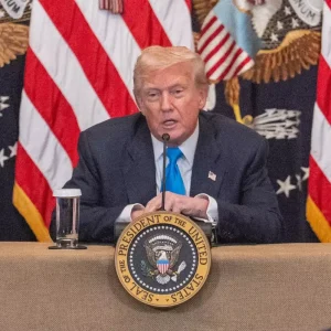Trump ve Si Cinping Guney Korede Gorusecek