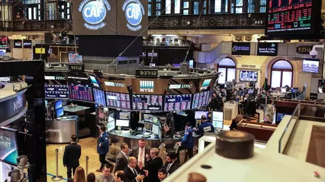 Trump'ın Çin'e getirdiği yüzde 100'lük yeni tarife piyasaları sarstı