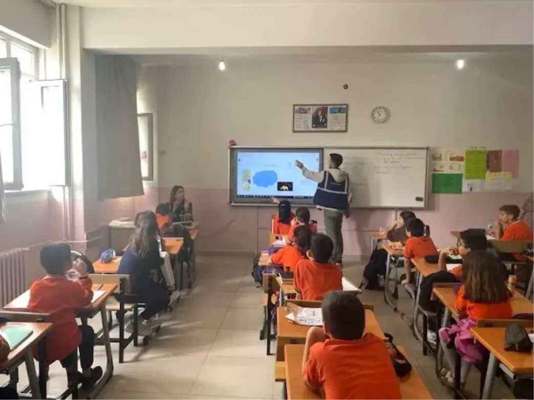 Tuncelide Ogrencilere Kooperatifcilik Egitimi Verildi