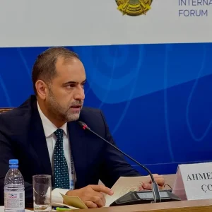 Turkiye Temiz Enerji Gecisinde Kilit Rol Oynamayi Hedefliyor