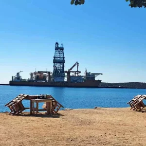 Turkiyenin 5 Sondaj Gemisi West Draco Mersin Limanina Yanasti