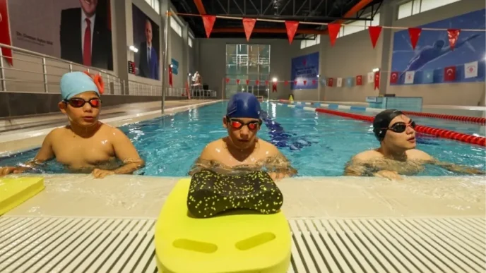 Umraniyede Engelsiz Spor Merkezi Ozel Gereksinimli Bireyler icin Yuzme Takimi
