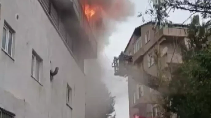 Umraniyede Kereste Atolyesinde Yangin Cikti