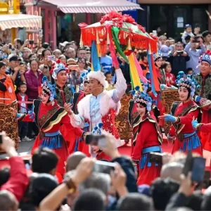 Urumqi Havalimaninda Yabanci Turistler Icin Yeni Hizmet Merkezi Acildi