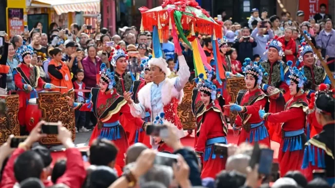 Urumqi Havalimaninda Yabanci Turistler Icin Yeni Hizmet Merkezi Acildi