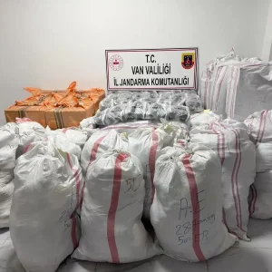 VANda Jandarma Kacak Esya Operasyonu 16 Milyon Lira Degerinde Malzeme