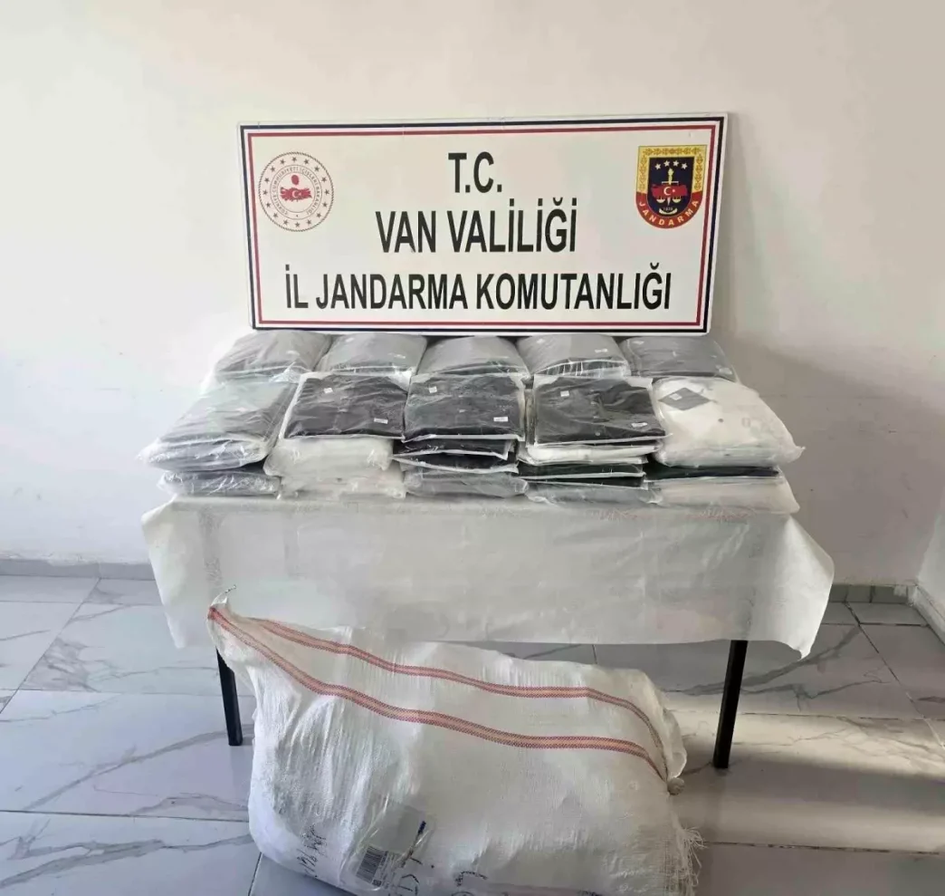 Vanda 3 Milyon TL Degerinde Gumruk Kacagi Malzeme Ele Gecirildi