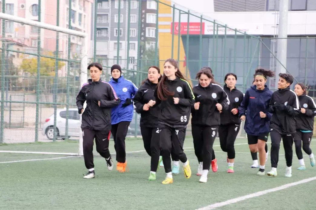 Vangucu Kadin Futbol Takimi 1 Lig Hedefliyor