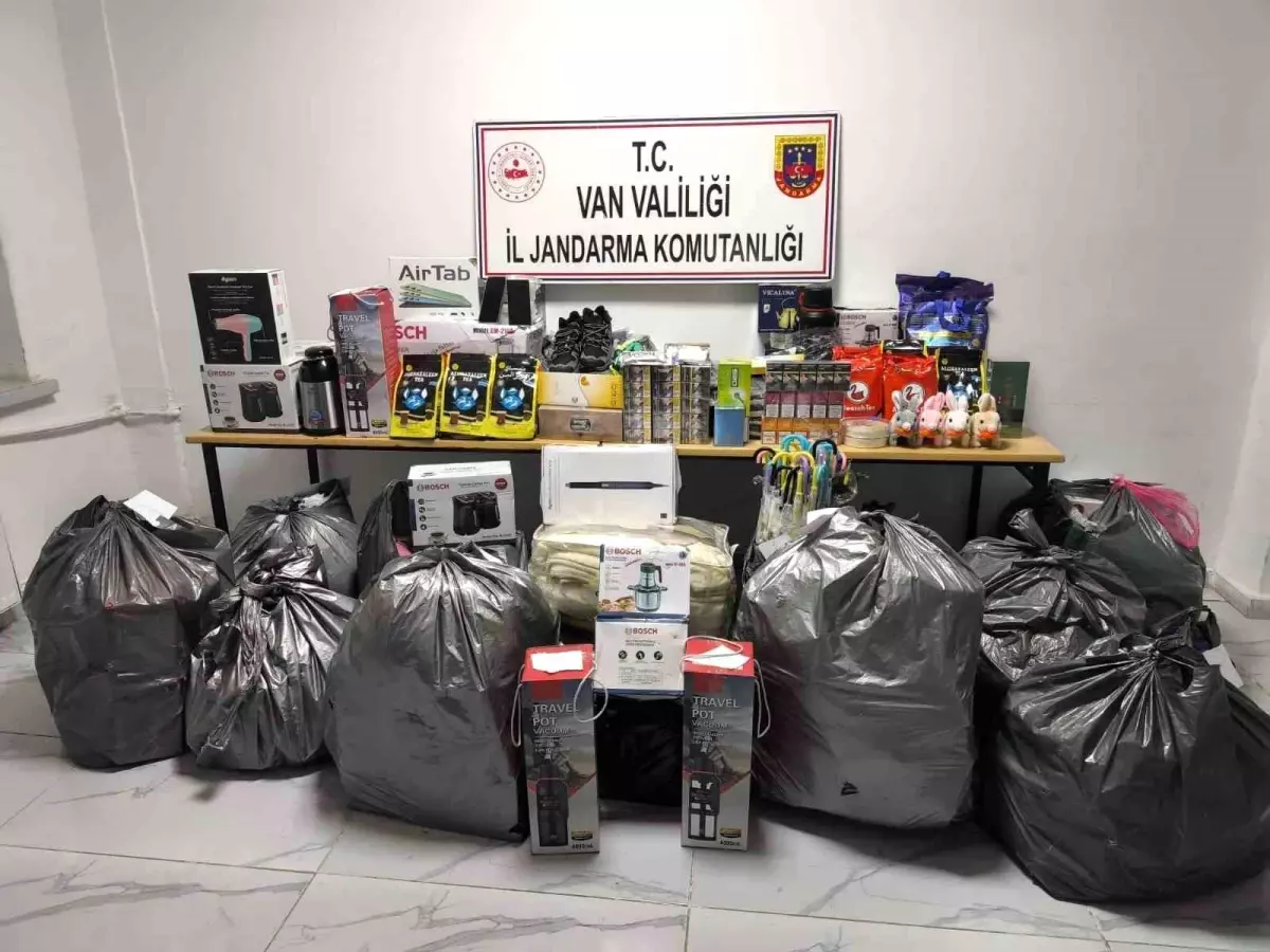 Vanin Baskale ilcesinde gumruk kacagi malzeme ele gecirildi