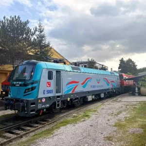 Yerli Elektrikli Lokomotif Tavsanli Hattinda Hizmete Girdi