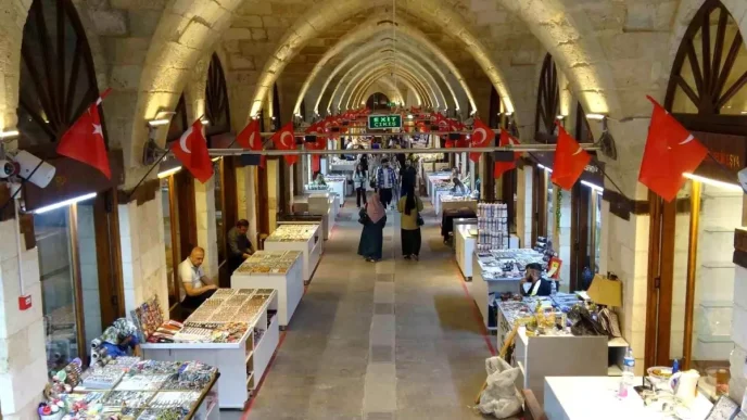 Zincirli Bedesten Yeniden Turistlerin Ugrak Noktasi Oldu