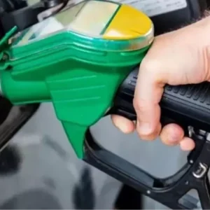 akaryakit fiyatlari 6 ekim 2025 benzine 19120369 8113 amp