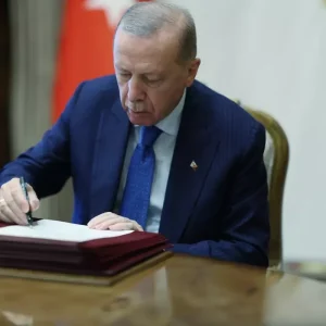 cumhurbaskani erdogan in masasindaki istanbul 19184983 593 amp