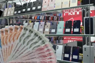 Vergi düzenlemesi sonrası telefon fiyatları düşecek! İşte etiketleri değişecek modeller 5 vergi duzenlemesi sonrasi telefon fiyatlari 19184790 4490 amp